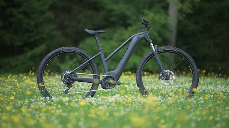 Vtt-electrique-Cube-reaction-hybrid-performance-625-trapeze-tout-terrain-fiable-galerievelo.fr-7-1.jpg