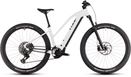 Vtt électrique Cube reaction hybrid slt 800 trapeze metallicwhite´n´black