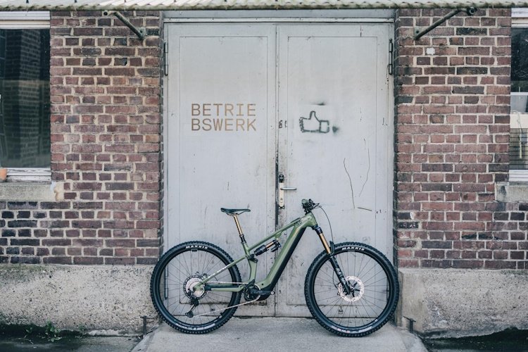 Vtt-electrique-Cube-stereo-hybrid-one55-c68x-tm-750-29-pret-pour-defis-galerievelo.fr-8.jpg cube vtt electrique 100 km autonomie